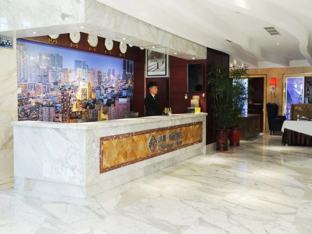 Chonpines Hotels·Zhuanghe Huanghai Street
