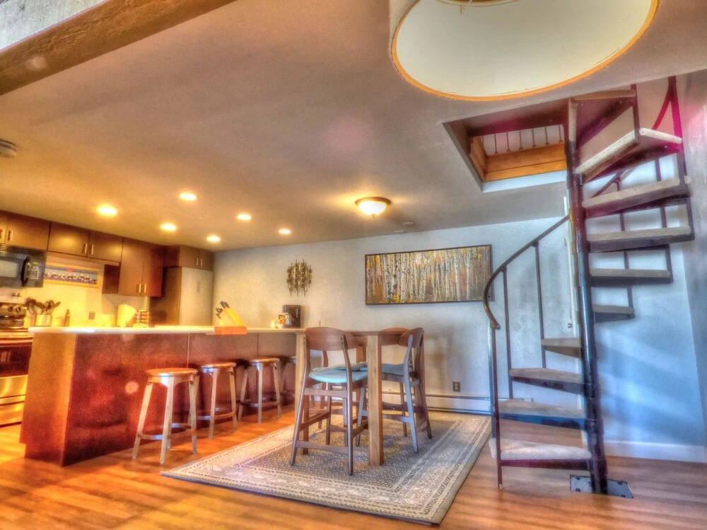 Lift Tickets Pool, Hot Tubs, Shuttle & Private Deck Mountain Village