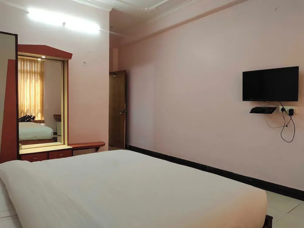 Hotel Maharani Resort & Bar near Jaipur Airport