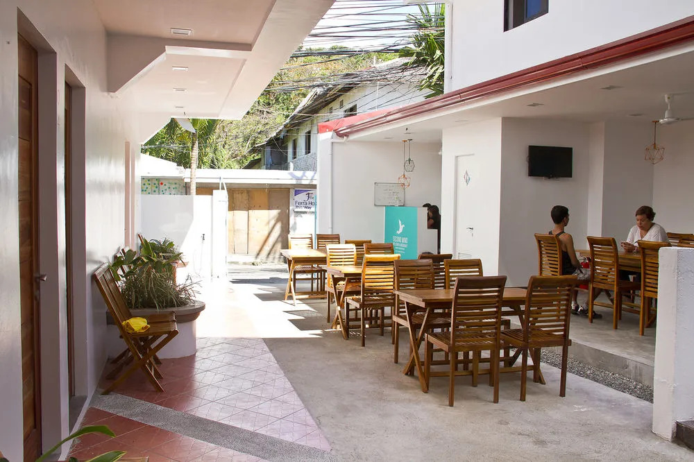 Second Wind Hostel by MNL