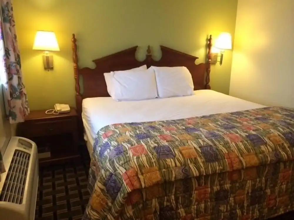 Hospitality Inn - Buffalo Airport