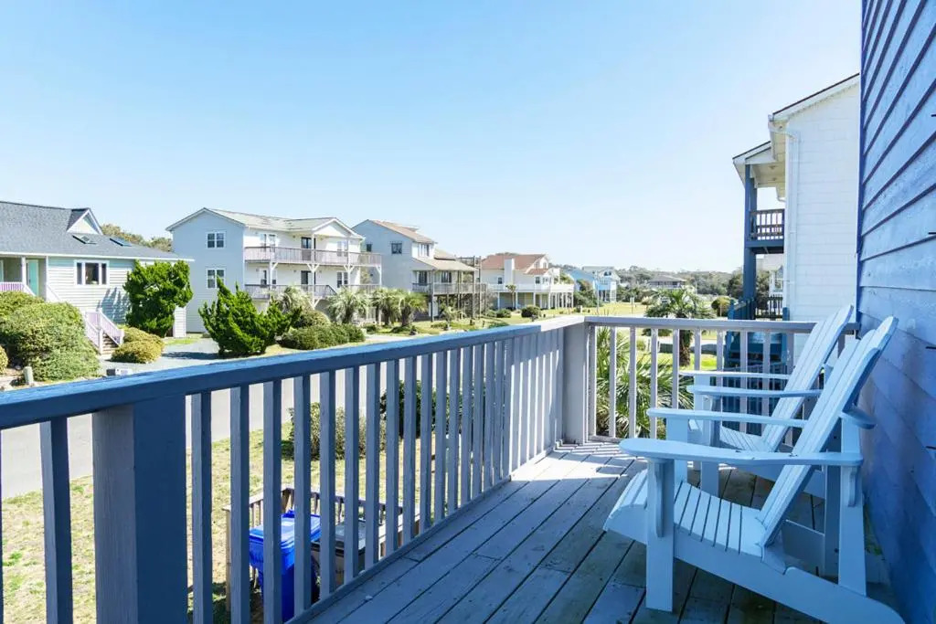 1 4 Us by Oak Island Accommodations