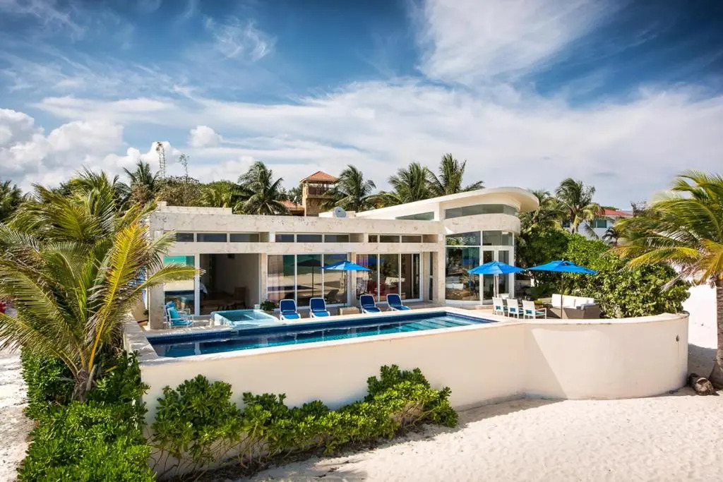 Playacar Villa Sleeps 8 with Pool and Air Con