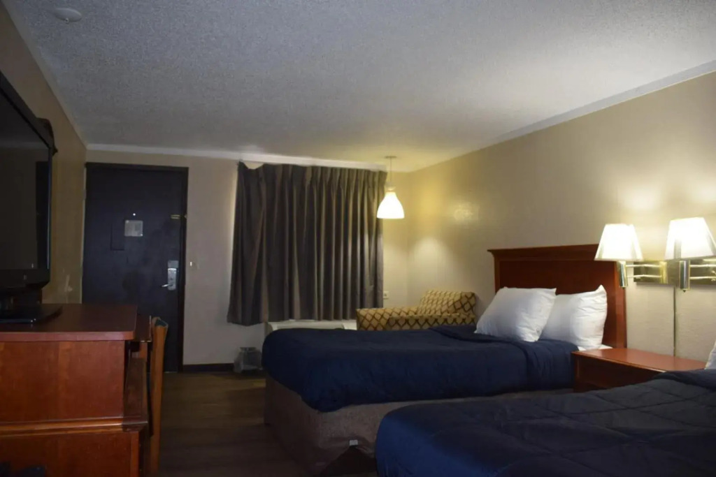 Knights Inn Farmington Hills