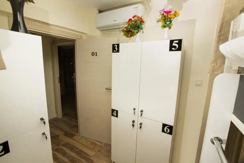 Honey Hotel