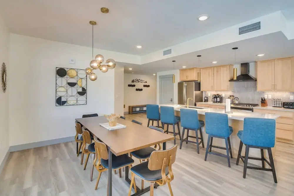 Winter Park Condo w/ Hot Tub, Balcony & Shuttle!