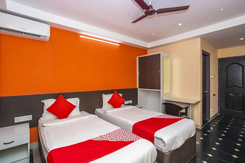 OYO 22837 Chairmen's Hotel