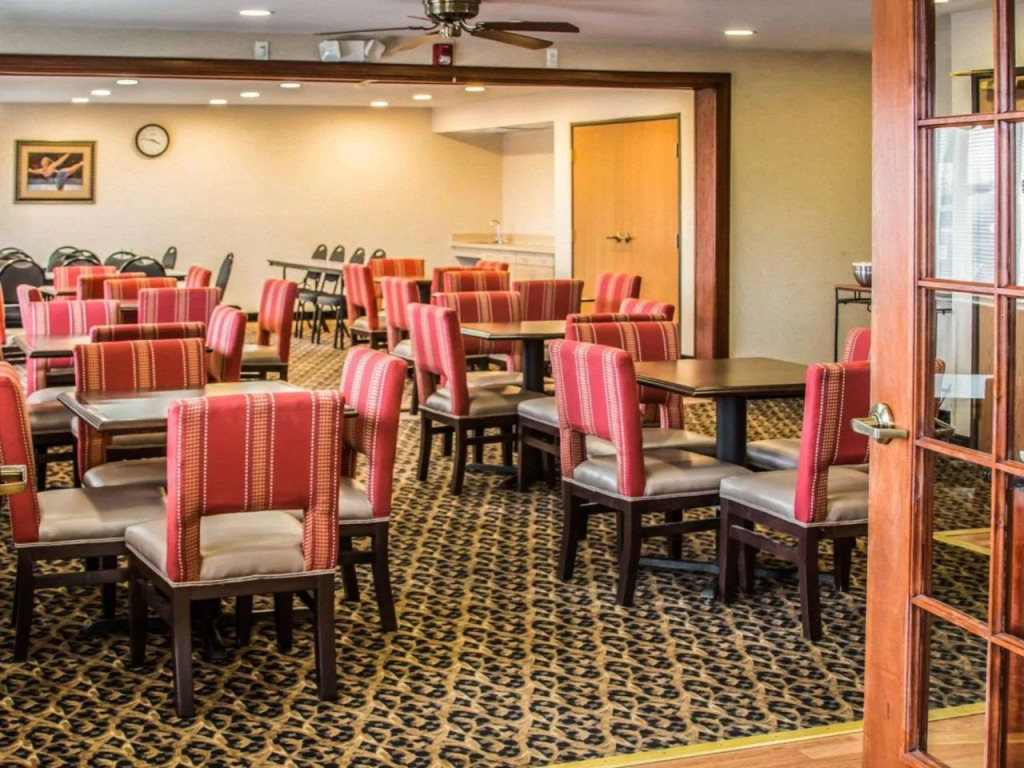 Comfort Inn & Suites Dimondale - Lansing