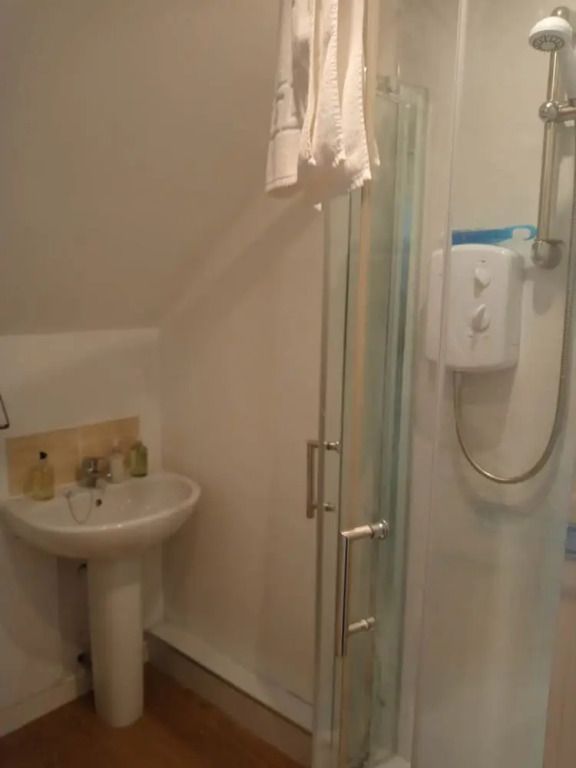 Close to the Seaside - Sleeps 4/free Wifi/parking