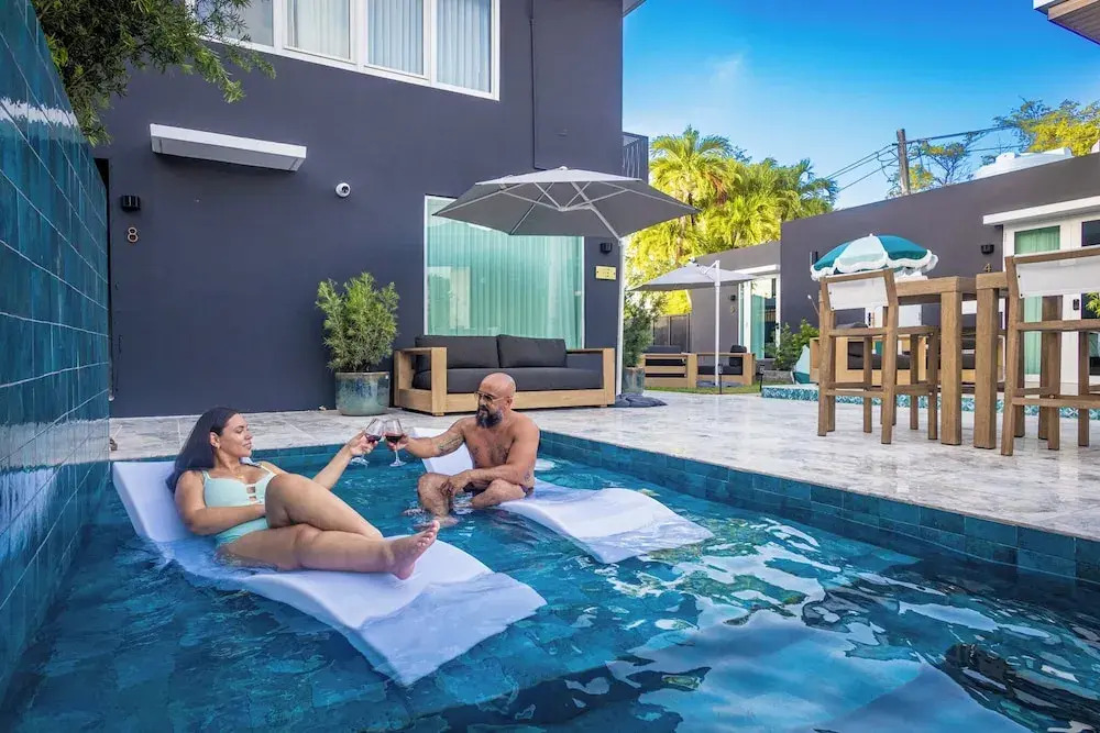 LosVanderbilt 2QnPool ResortVibe NearBch