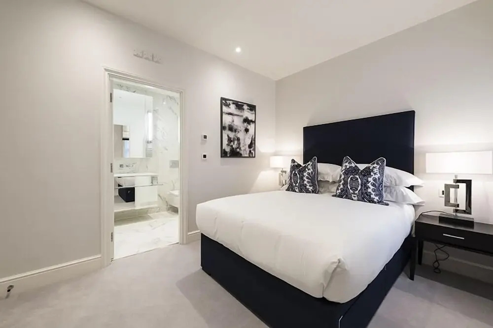 Luxury Three Bedroom - Flat 122 Lower Ground Floor