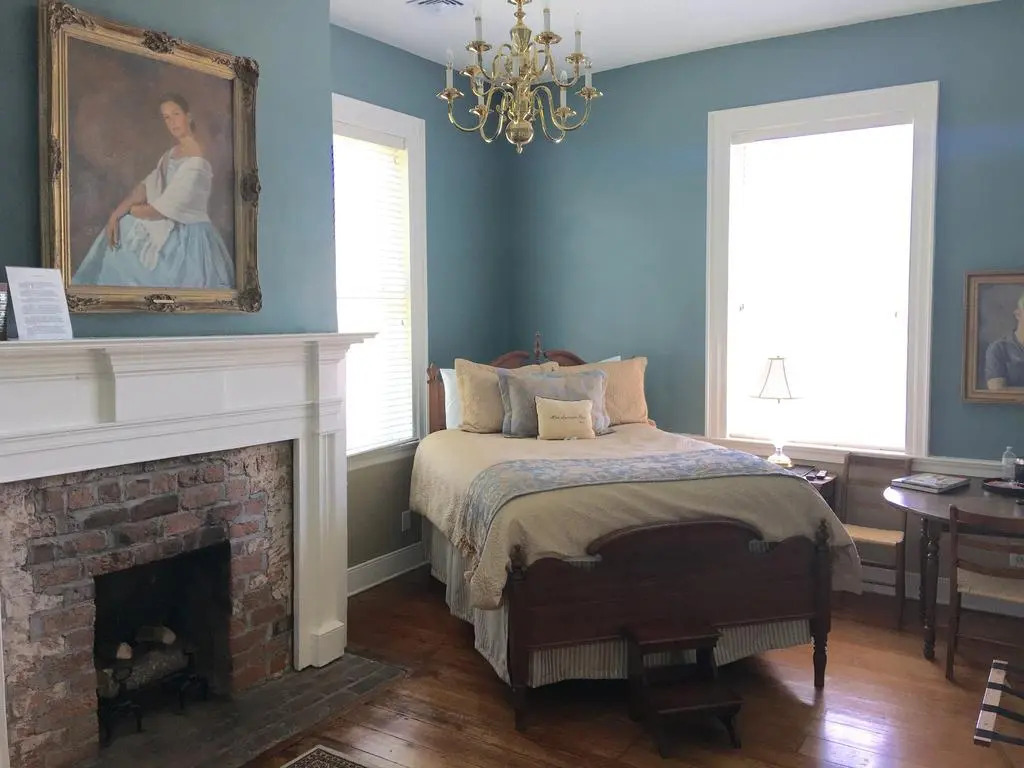 Hale Springs Inn