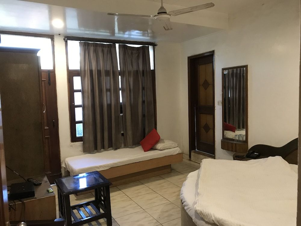 Hotel Rachna Tourist Inn