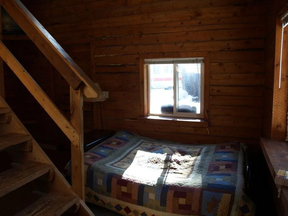 Brown Bear Saloon & Motel