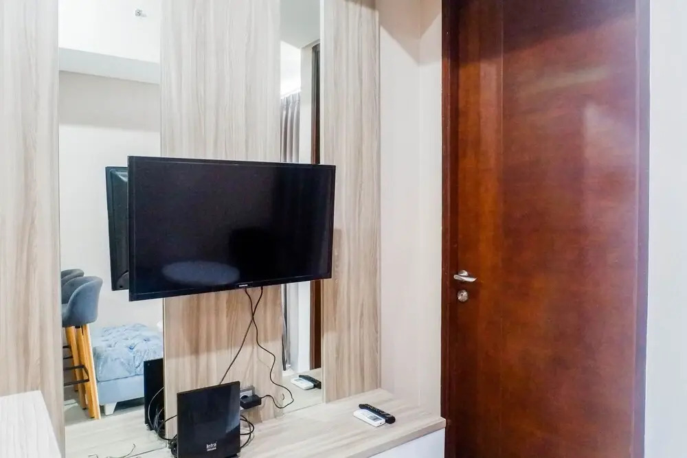 Strategic 2Br Apartment Connected to Marvell City Mall at The Linden