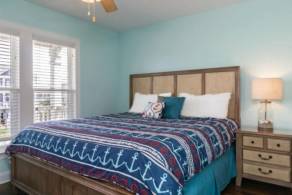 The Salty Dog by Oak Island Accommodations