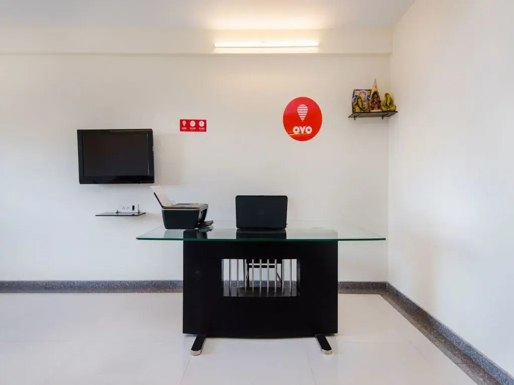 Madam Re Hospitality Service Apartment Goregaon By OYO Rooms