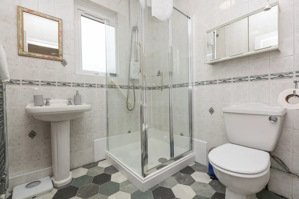 Superior three bedroom house with sea view