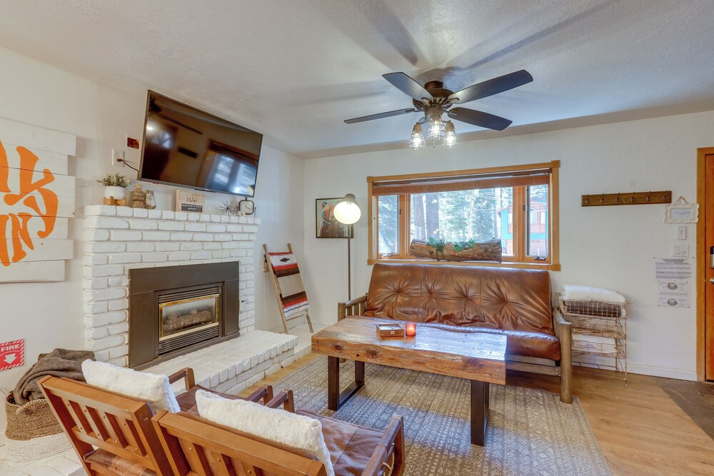 Tahoe Home in the Pines: Quiet Neighborhood!