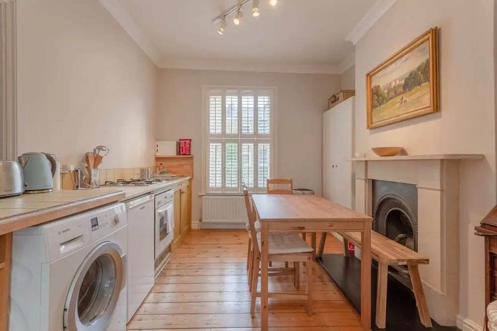 Charming Two Bedroom Home in West London