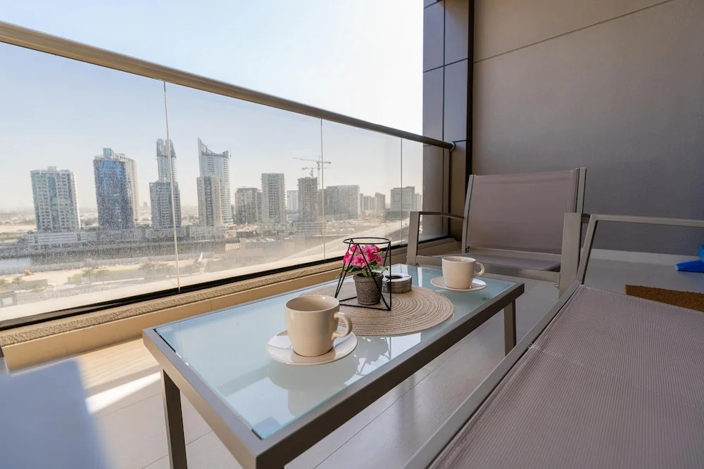 Whitesage - Elegant Apartment With Balcony in Downtown