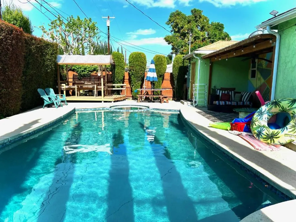Endless summer in LA *HEATED POOL/HOT TUB/CABANA*