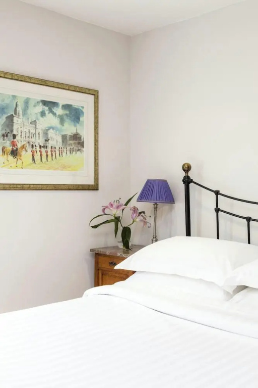 Winchendon Road by Onefinestay