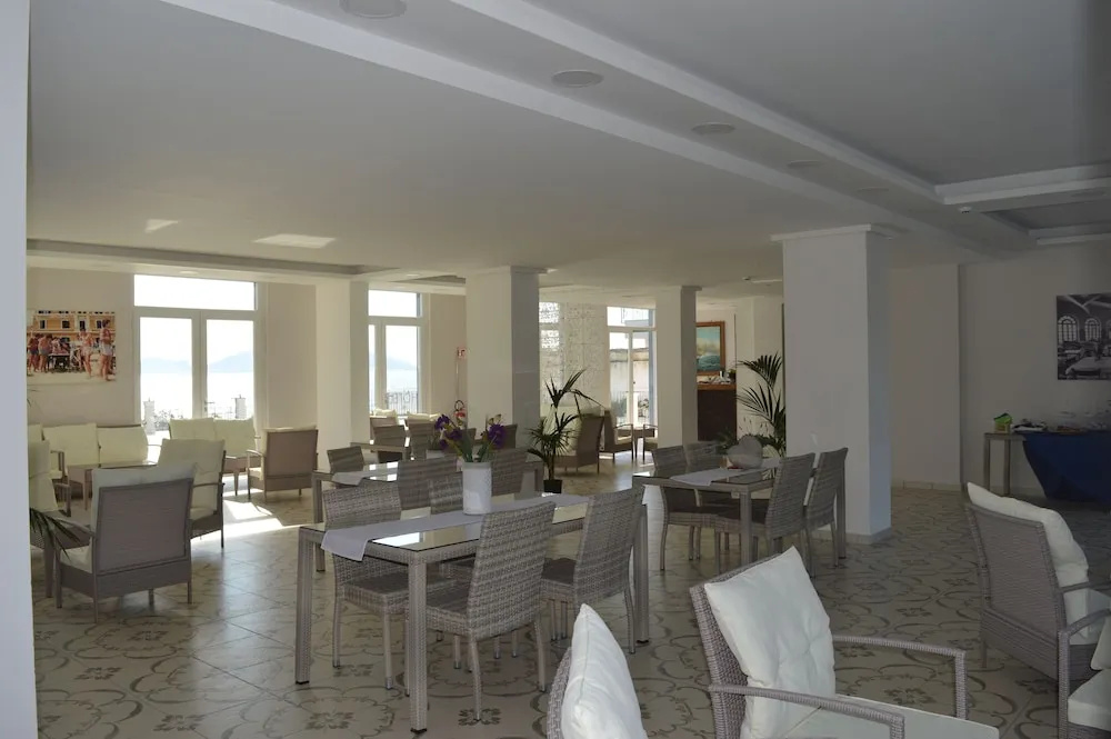 Klaton Beach Hotel