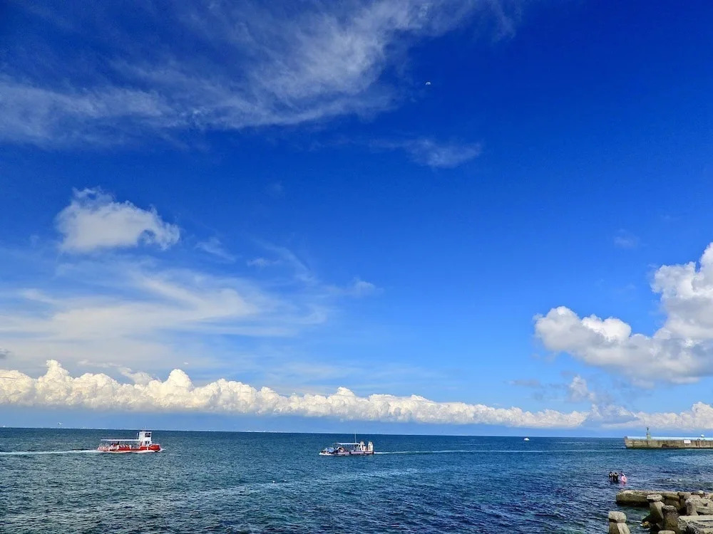 Ecotourism skim month B & B