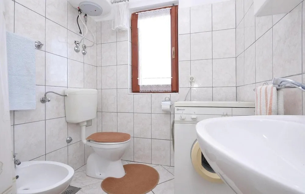 Amazing Home in Zadar With Wifi and 4 Bedrooms