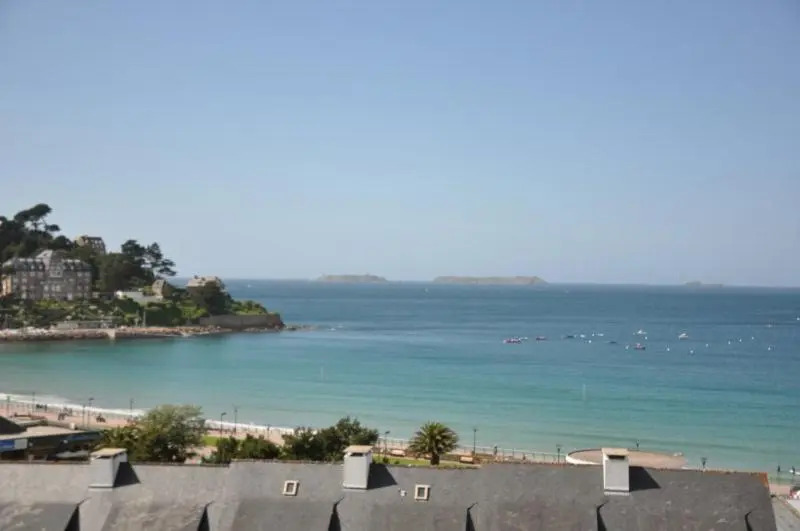 Appartement rénovée SUPERBE VUE MER au 2ème étage du Château de Trestraou - Réf 864