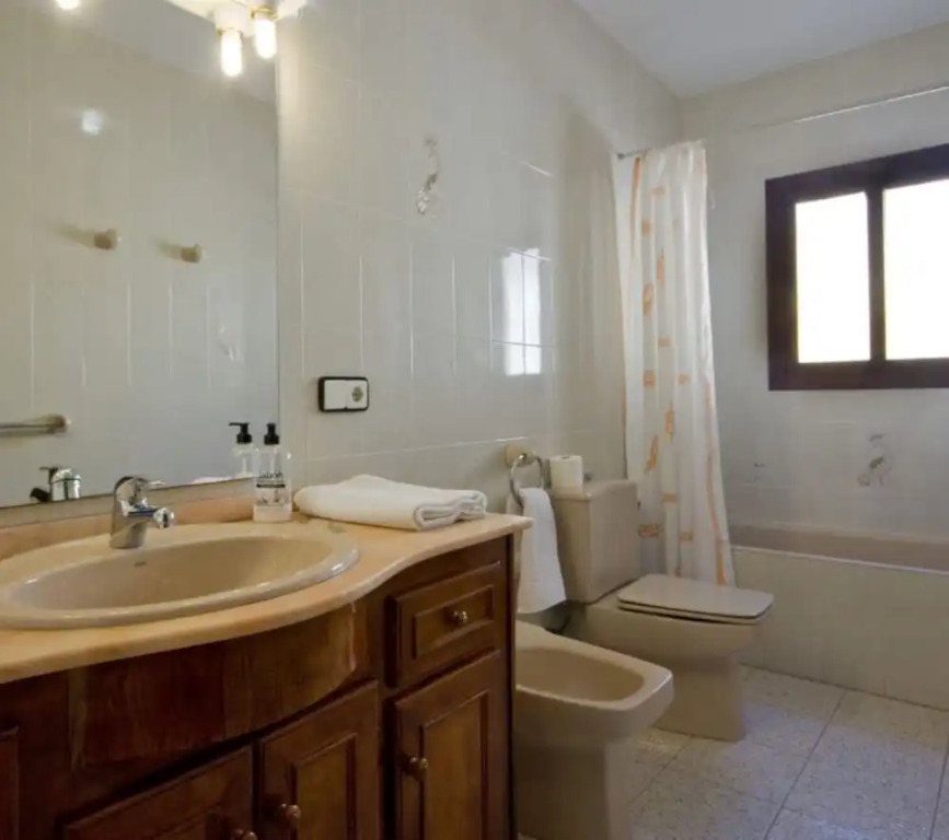 Villa - 3 Bedrooms with WiFi - 106444