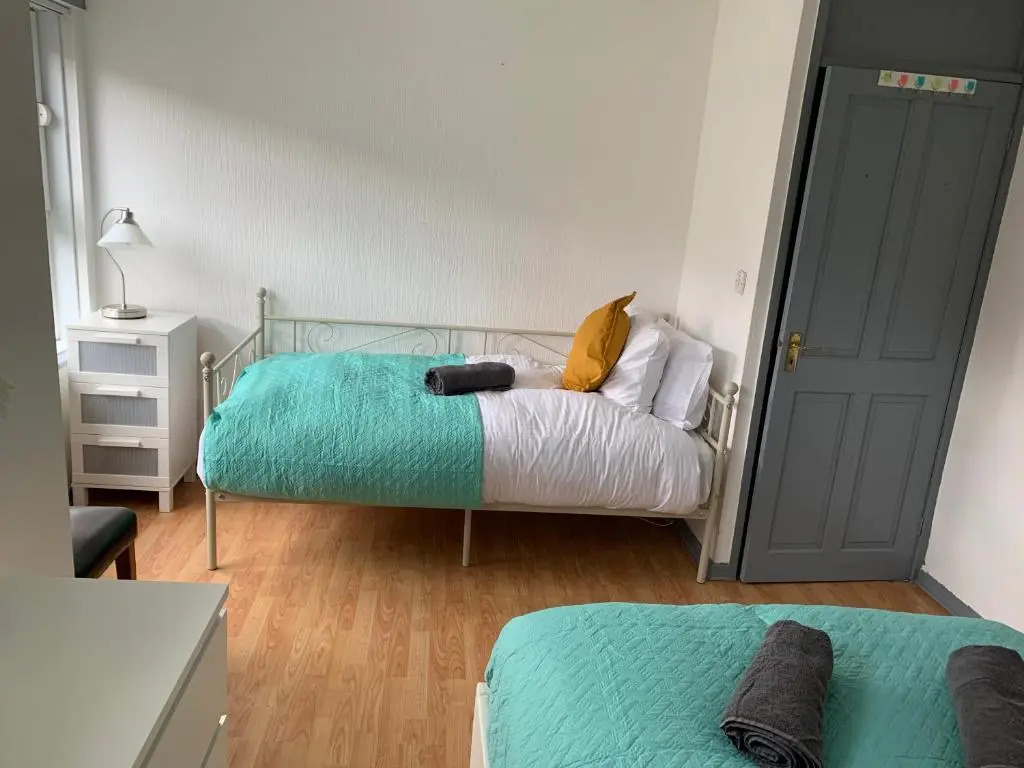 Arena Central - 6 Beds 2 Bathrooms Parking Space