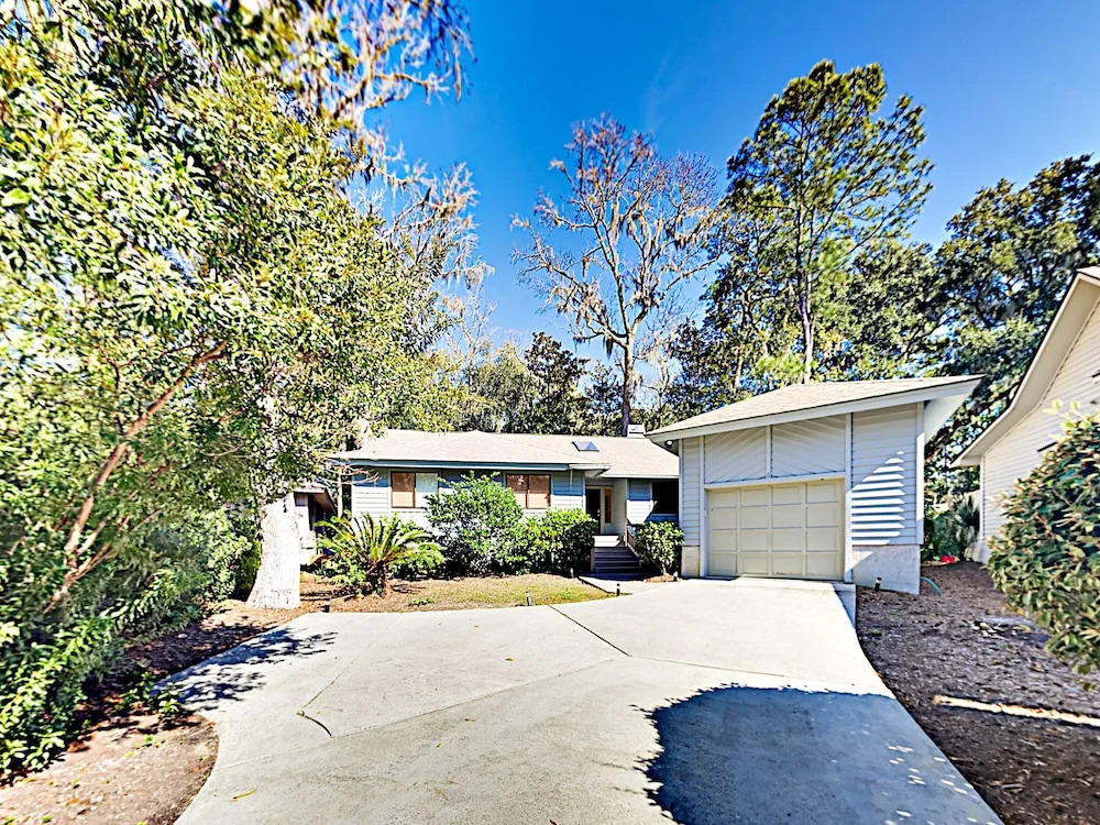 Sunny Coastal-chic W/ Private Deck & Sunroom 3 Bedroom Home
