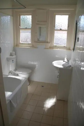 Accommodation Sydney Rockdale - 2 Bdr Pet Friendly Budget Apartment