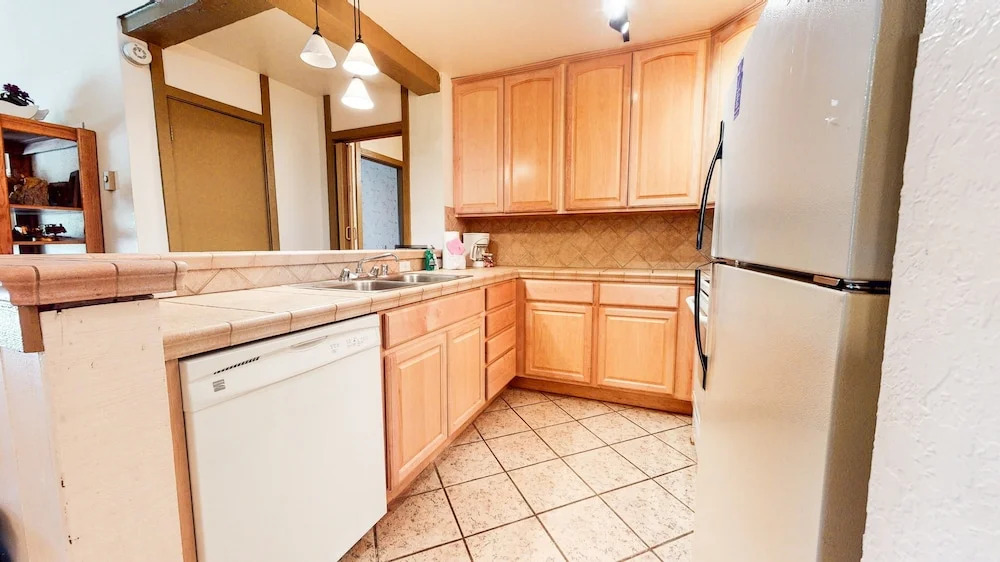 Summit 32 2 Bedrooms 2 Bathrooms Condo