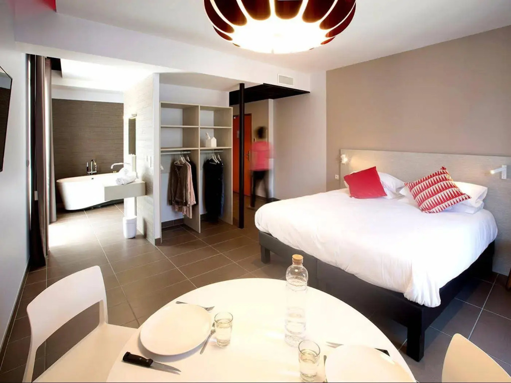 Urban Style HOTEL LES FLEURINES