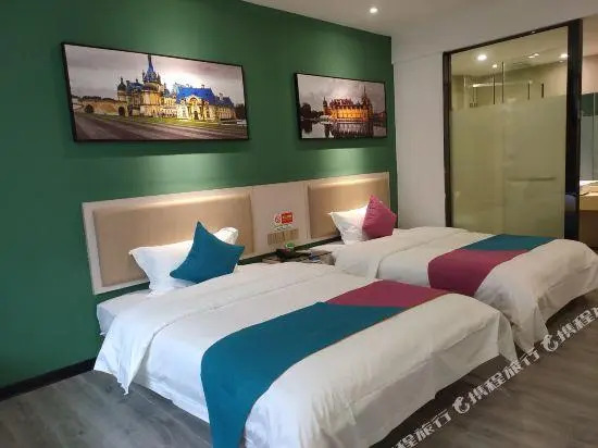 e Hominn Boutique Hotel