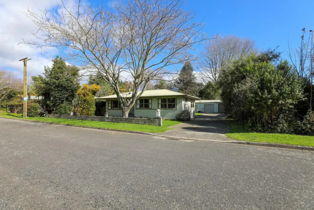 Pukeko Lodge - Tūrangi Holiday Home