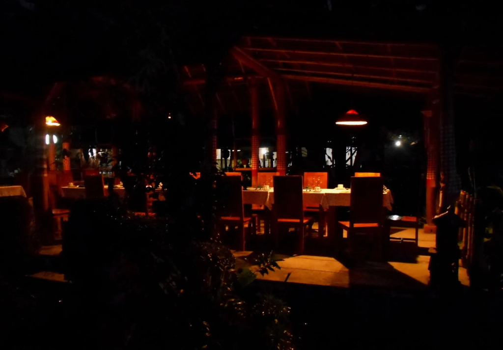 KARANG SARI Guesthouse & Warung
