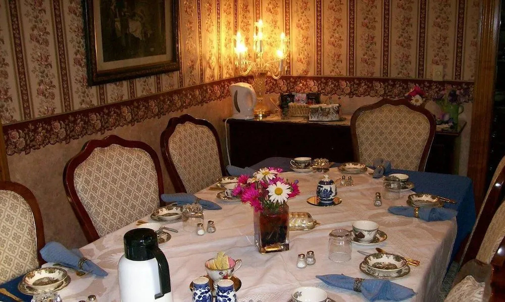 Cheney House Bed & Breakfast