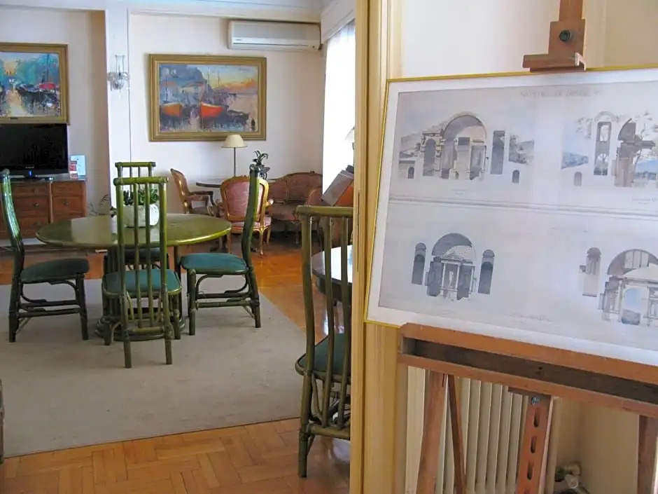 Art Gallery Hotel