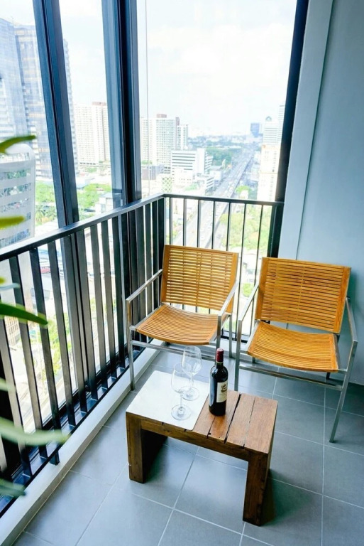 Near Rama 9 Intersection Apartment
