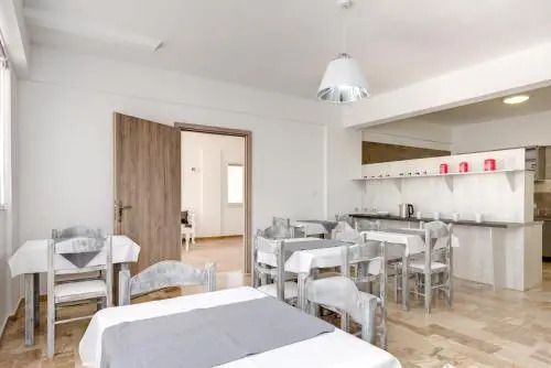 Andreas Studio Perissa in Santorini