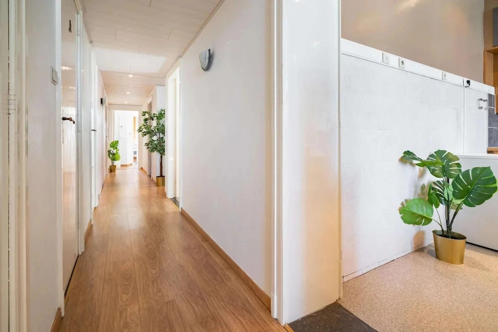 Large Antwerp City Center Apartments2bbkwi-fi