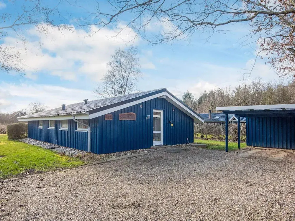 Superb Holiday Home in Hemmet near Sea