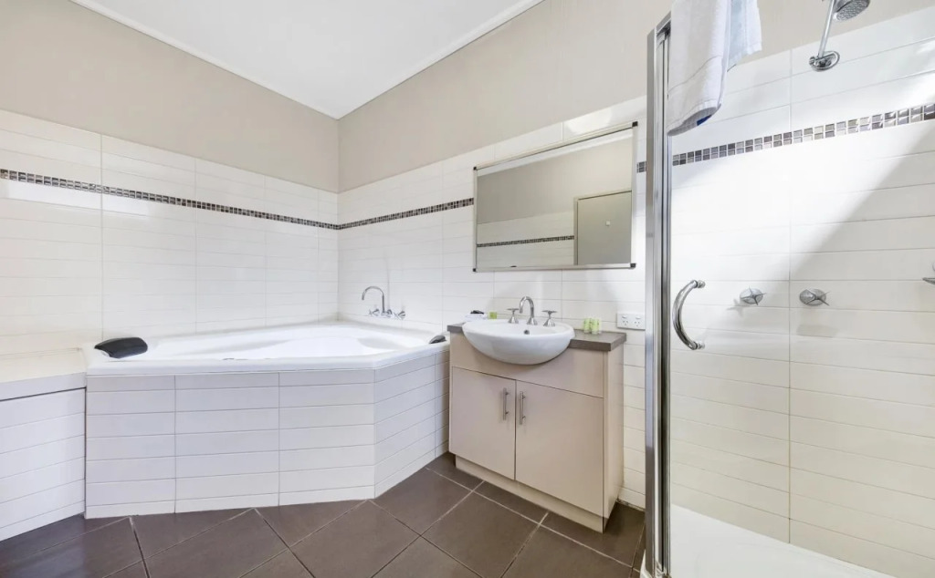 Moonlight Bay Apartments