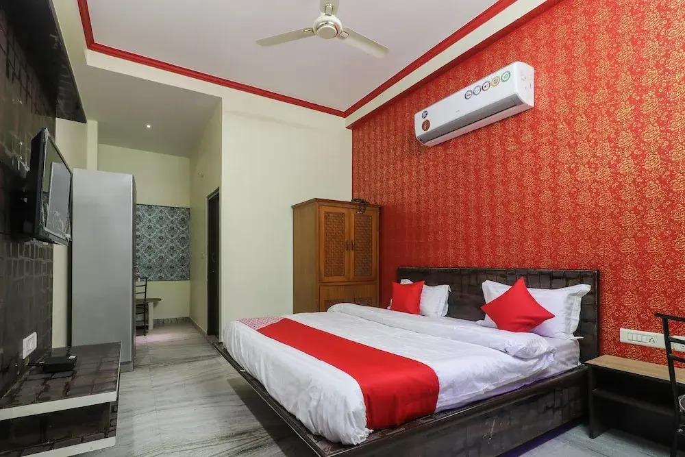 OYO 26857 Hotel P.S. Royal Heritage