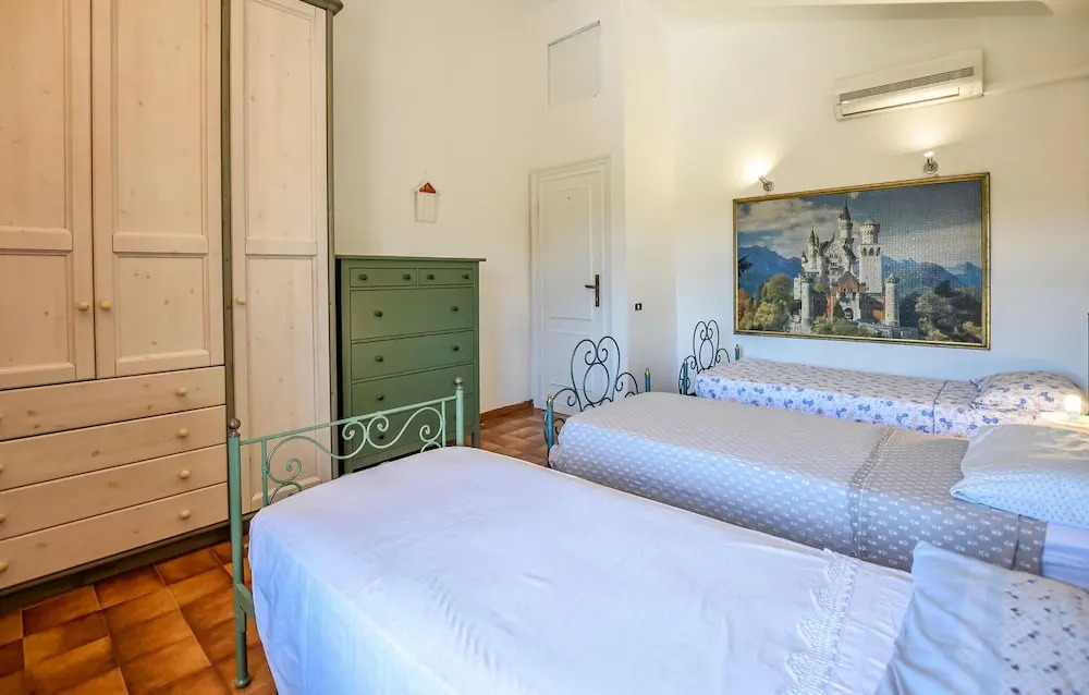 4 Bedroom Amazing Home In Pietrasanta