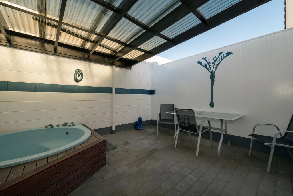 Palm Court Motor Inn